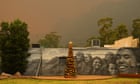 Victoria bushfires: residents in Grampians fire zone given two hours to return home to collect Christmas gifts